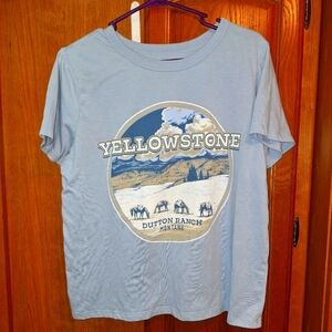 A Yellowstone Dutton Ranch short sleeve t-shirt in a men's size large.